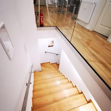 Inval By Rockchair L Superhost Status L 2 Bedrooms Boxspringbeds 2 Bathrooms In Center 