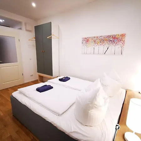 Inval By Rockchair L Superhost Status L 2 Bedrooms Boxspringbeds 2 Bathrooms In Center 