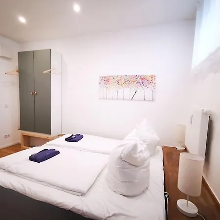 Inval By Rockchair L Superhost Status L 2 Bedrooms Boxspringbeds 2 Bathrooms In Center 