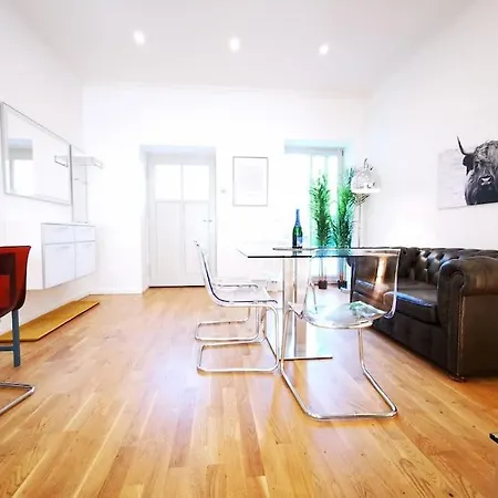 Inval By Rockchair L Superhost Status L 2 Bedrooms Boxspringbeds 2 Bathrooms In Center 