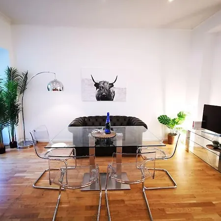 Inval By Rockchair L Superhost Status L 2 Bedrooms Boxspringbeds 2 Bathrooms In Center 