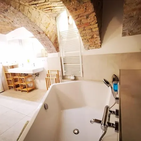 Inval By Rockchair L Superhost Status L 2 Bedrooms Boxspringbeds 2 Bathrooms In Center 