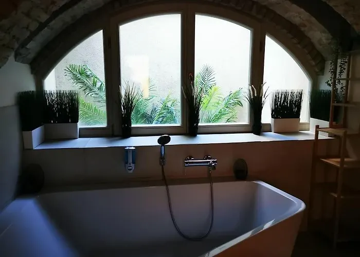 Inval By Rockchair L Superhost Status L 2 Bedrooms Boxspringbeds 2 Bathrooms In Center 