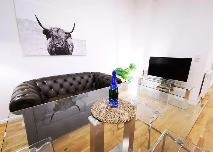 Inval By Rockchair L Superhost Status L 2 Bedrooms Boxspringbeds 2 Bathrooms In Center 