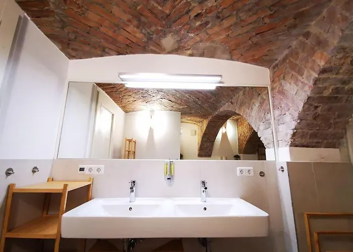 Inval By Rockchair L Superhost Status L 2 Bedrooms Boxspringbeds 2 Bathrooms In Center 