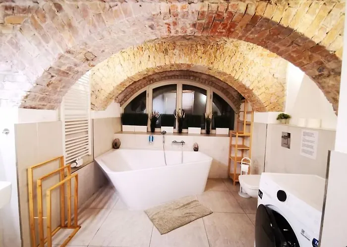 Inval By Rockchair L Superhost Status L 2 Bedrooms Boxspringbeds 2 Bathrooms In Center 