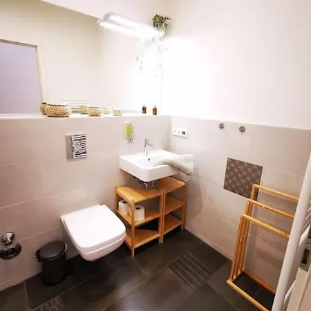 Inval By Rockchair L Superhost Status L 2 Bedrooms Boxspringbeds 2 Bathrooms In Center 