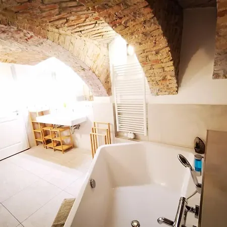 Inval By Rockchair L Superhost Status L 2 Bedrooms Boxspringbeds 2 Bathrooms In Center 