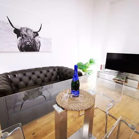 Inval By Rockchair L Superhost Status L 2 Bedrooms Boxspringbeds 2 Bathrooms In Center 