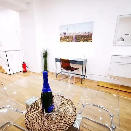 Inval By Rockchair L Superhost Status L 2 Bedrooms Boxspringbeds 2 Bathrooms In Center 