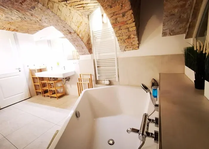 Inval By Rockchair L Superhost Status L 2 Bedrooms Boxspringbeds 2 Bathrooms In Center 